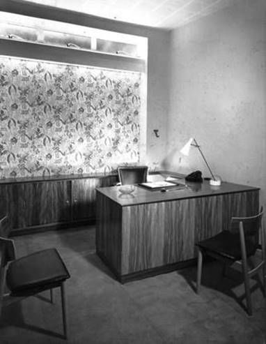 1953 London Golders Green interior 3 BGA Ref 30-1071.jpg