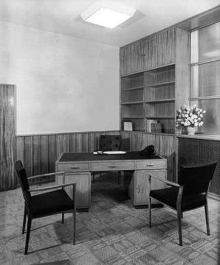 1952 London Gracechurch Street interior 12 BGA Ref 30-1089