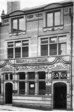 1922 Stockport Branch Exterior as L & Y Bank WNT.jpg