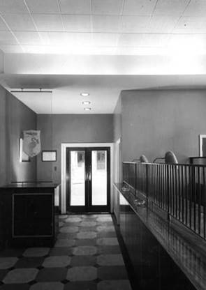 1951 London Victoria House Westminster interior 7 BGA Ref 30-3160.jpg