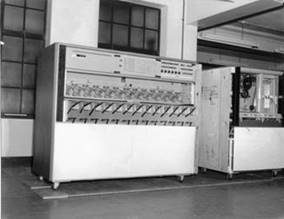 1962 IBM Reader Sorter Arrives at 68 Lombard Street Sunday 22nd October (orig) (6 of 6) RH.jpg