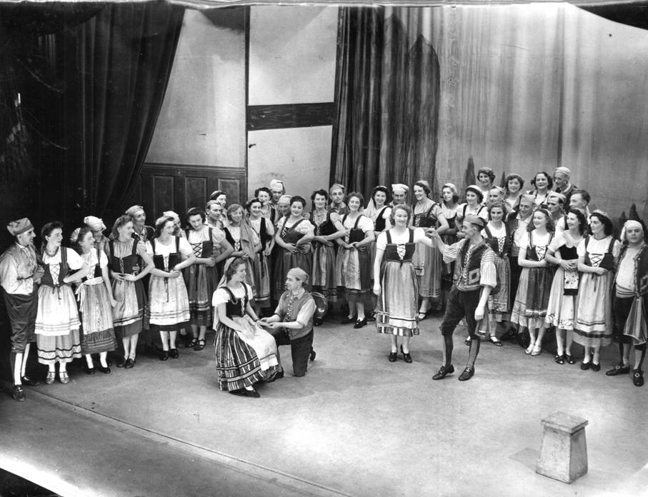 1948 MBOS The Gondoliers 1 David Lewis Theatre Liverpool - Beryl Creer MBA.jpg